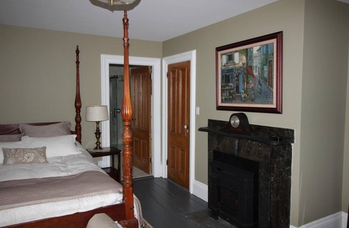 Dorchester Bed & Breakfast | Maplehurst Manor B&B