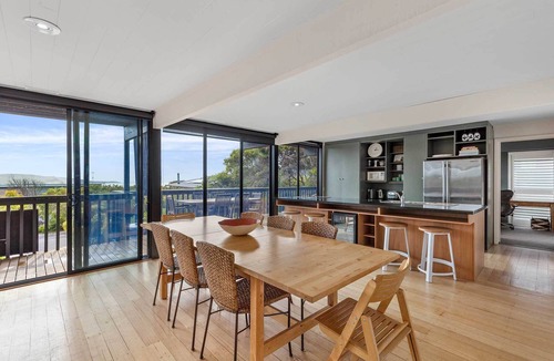 Anglesea House | Mesmerising Views Sum