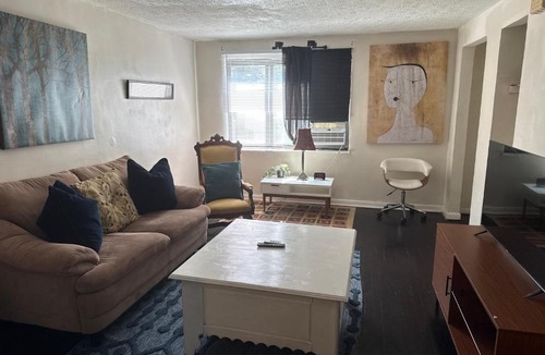 Lincoln Heights Apartment | Midnight 2