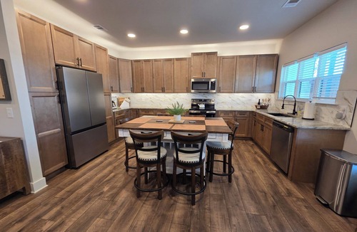 Toccoa House | Mini Golf-HT-Arcades-Sunday Ticket-Sports Pack