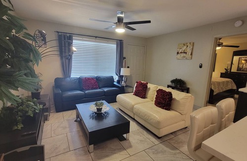 Apache Junction Condo | Modern Condo-Mountain Views-Heated Pool