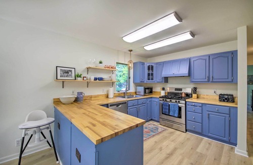 Eckerty House | Modern Eckerty Home w/Deck on Patoka Lake!