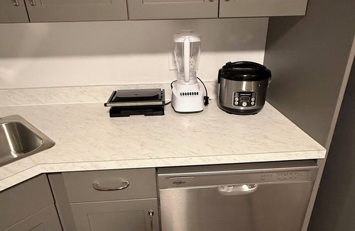 Saskatoon House | Modern Private 1 Bedroom Suite in Brighton Saskatoon. Close to U of S and RUH