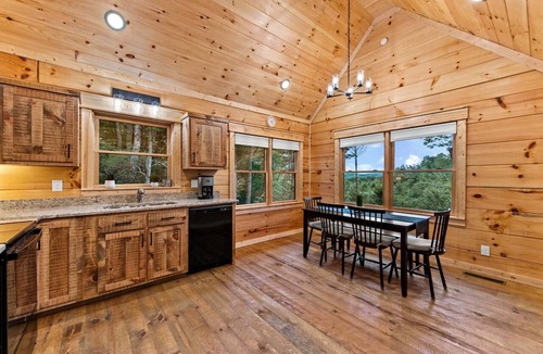 Cherry Log Cabin | Mountain View Retreat - Pet Friendly | Mountain View