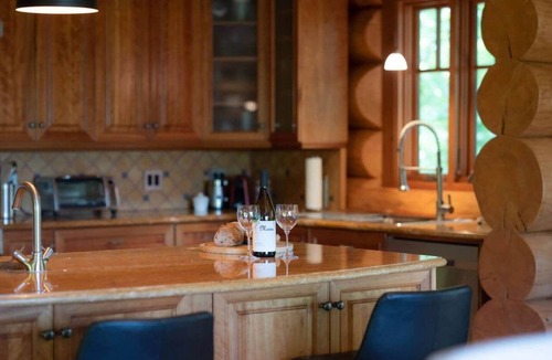 Sutton House | Old Notch - Nature & Spa