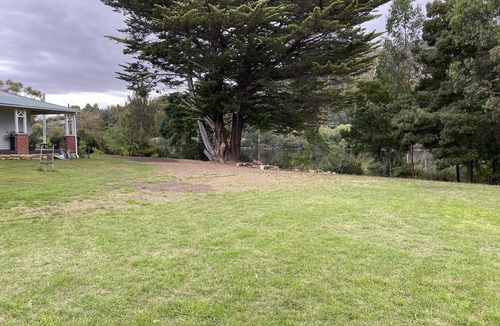 Huonville House | On the banks of the Huon River, in the heart of HuonValley