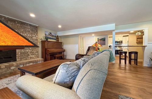 Sequim Apartment | Overlooking Sequim Bay, Near ODT, Covered Patio