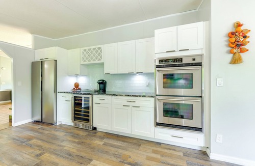 Palatka House | Palatka Hideaway w/Fireplace & Private Porch