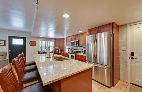 Payson House | Peaceful Deck + Fire Pit: Payson Home!
