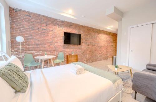 Prudential - St. Botolph Apartment | Peaceful South End Studio