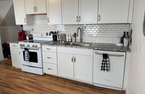 Piney Point House | Potomac River 2 Bedroom Cottage in Piney Point with Private Beach