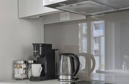 Fashion District Apartment | Premium Central Studio Apartment, Walk to CNTower