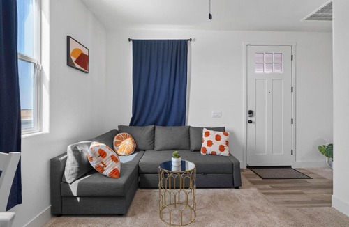Rosedale Apartment | Private 1BR - Workspace, Parking, Pets Stay & Sleeps 3