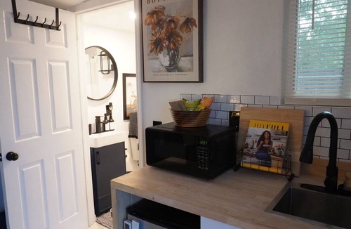 Seybold Cottage | Private Boho Tiny Home and Retreat with Monthly Stay + Parking