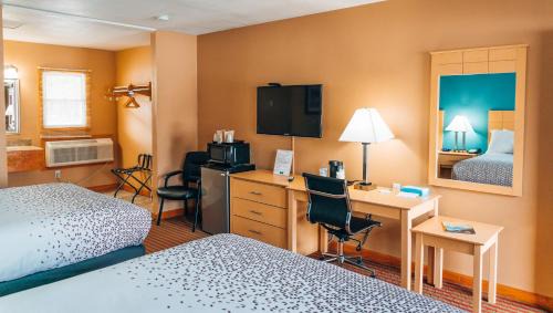 Brooklyn Hotel | Quiet Corner Inn