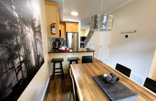 Canmore Ski Chalet | 🥇Renovated Chalet at Mystic Springs, Pool, Hot Tub!