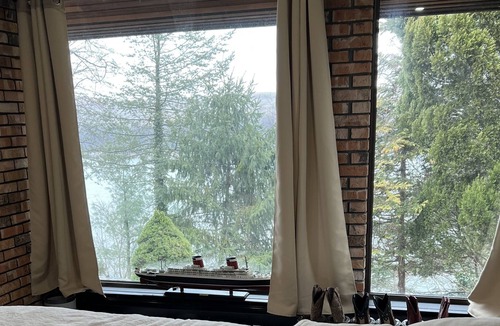 Florence House | River Front Home