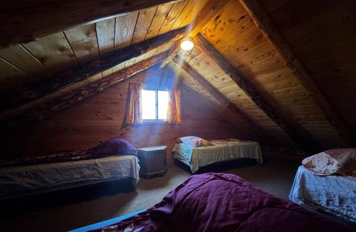 Crystal Falls House | Riverfront Loft 5