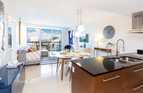 Downtown Miami Apartment | Riverwalk Access | Chic Brickell Condo