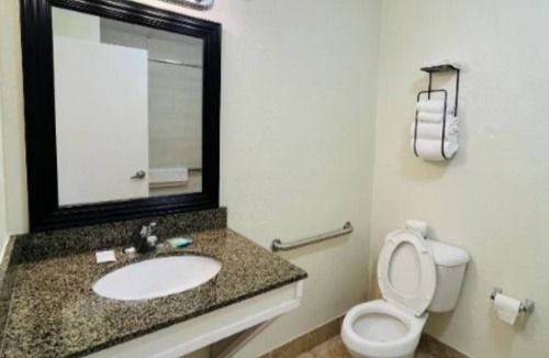 Silver Springs Hotel | Rodeway Inn Silver Springs