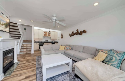 Avalon House | Rooftop Deck & Sunset Views, Avalon House