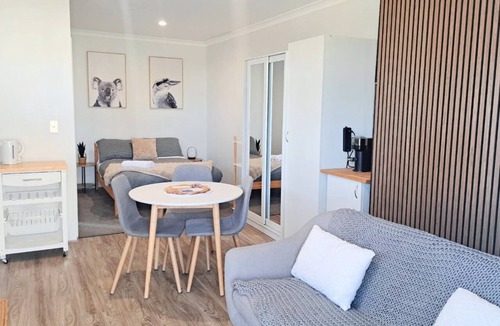 Vasse House | Self-Contained Studio in Kealy, Vasse – Private, Modern & Central- Vasse Apartment