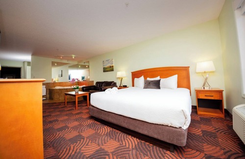 Southeast Calgary Hotel | Service Plus Inns and Suites Calgary