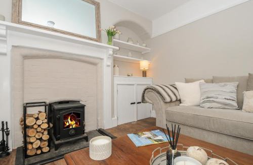 Looe House | Skylarks