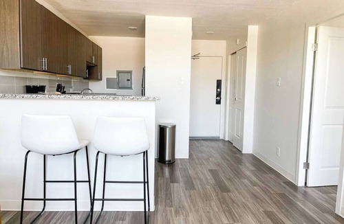 Corryville Apartment | Sleepover | Charming 1BD/1BA + Gym - Cincinnati