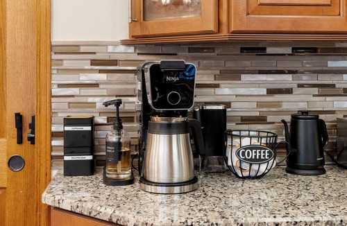 Des Plaines House | Spacious 4-bedroom house in amazing Des Plaines with WiFi, AC