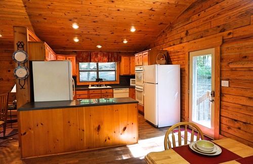 Higden Cabin | Spacious Lakefront Log Home Retreat