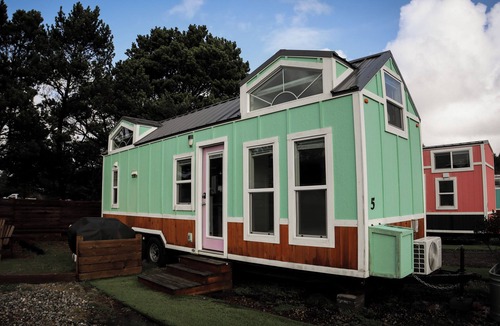 Copalis Beach Cottage | Tiny home Village