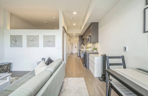 Redmond Apartment | Top Floor Apt -minutes walk to Downtown Redmond/Marymoor in the heart of Redmond