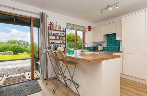 Saint Breward Cabin | TRESSA, open-plan, two pets welcome, in St Breward
