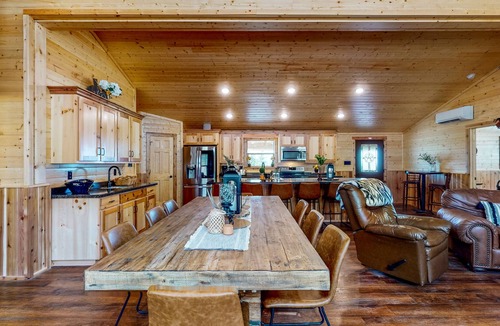 Stringtown House | Two Adjacent Cabins - Channel Access, Kayaks, Canoe & Firepit - Dog-Friendly