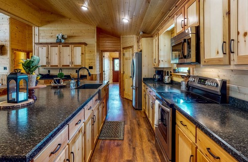 Stringtown House | Two adjacent cabins - channel access, kayaks, canoe & firepit - dog-friendly