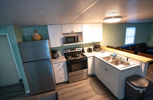 Newtown House | Unit B – Trailside ATV Stay w/Firepit, Sleeps 8