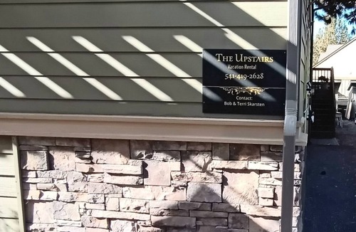 Larkspur Apartment | Visit Bend Oregon! Spacious and Comfortable! Pets OK!