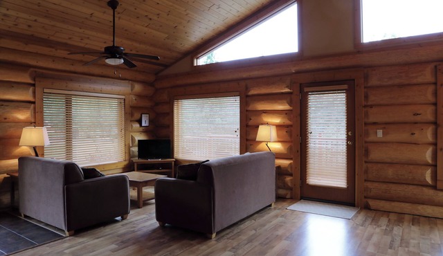 2 Bed, 2 Bath Log Cabin in Wilderness Resort Near Wells Gray Provincial Park in Clearwater
