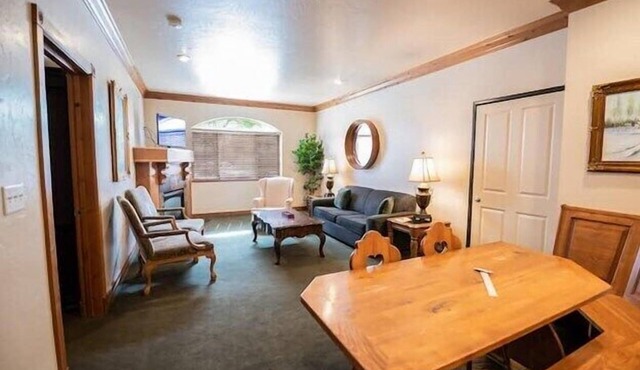2073 | Upscale King Villa | Near Park City Ski in Midway