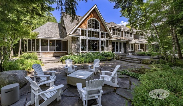 6 bed, 8 bath Beautiful Lake Joe Compound! Sunsets, Boathouse, Sauna & Gym! in Port Carling