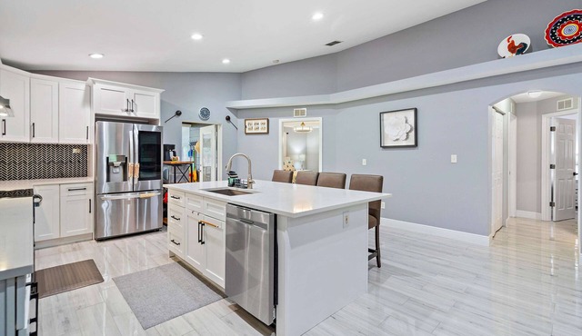76th Av Pinellas Park Centralized & Spacious House in Pinellas Park