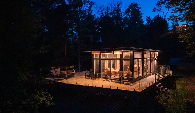 A cabin of windows amongst the trees- 15 mins from Mont Tremblant! in La conception