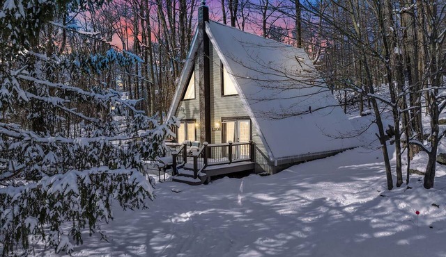 A-Frame: Fire Pit, Deck, grill & Lake Community in Tobyhanna