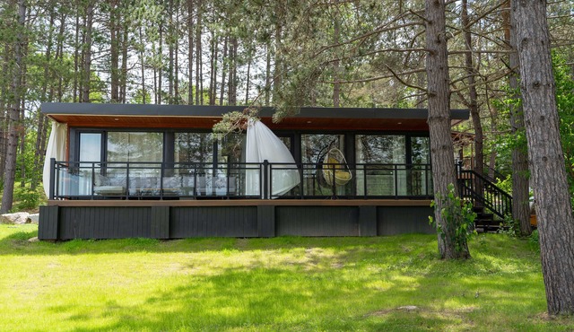 Algonquin's Edge Resort | Waterfront 8 in South Algonquin