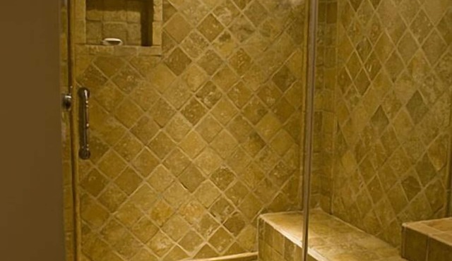 Artful, Rustic Studio w/5-star shower-Sustainable Ethic, 20 min to Downtown in Portland