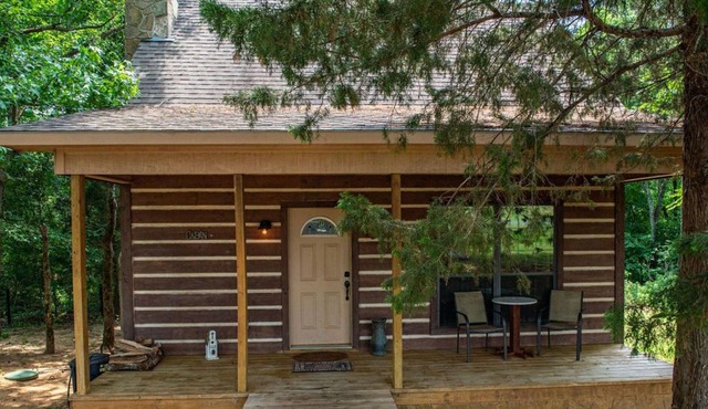 Aspen-Rustic chic cabin in the piney woods of East Texas in Lindale