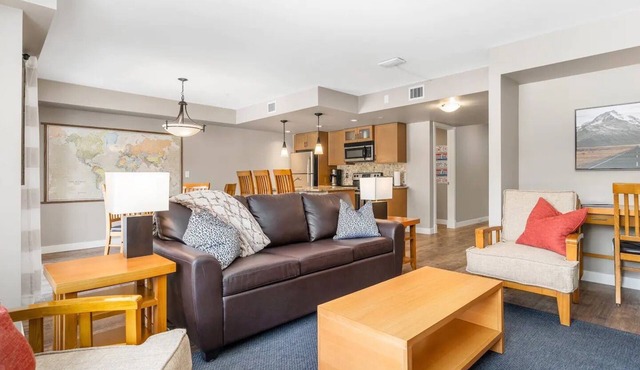 Beautiful 3-bed Canmore/Banff Mountainview Condo in Dead Man's Flats