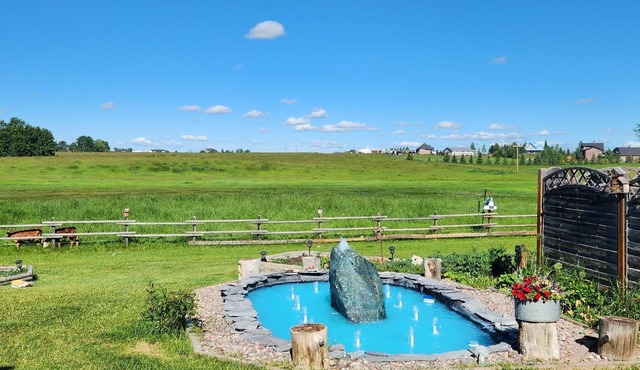 Beautiful Acreage to Relax and Unwind in De Winton