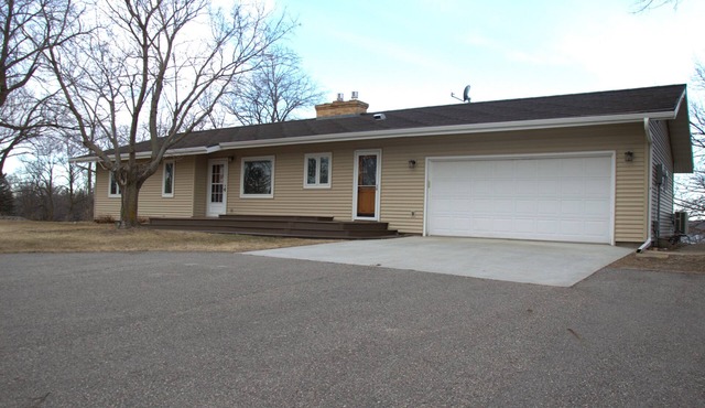 Brophy Reflections 4BR/2BA, 2 Kitchens, Firepit, Year Round Rental, Lic#1798 in Alexandria